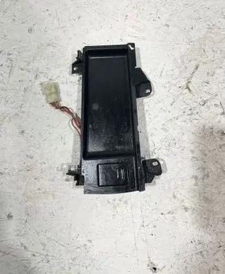 BMW 5 E39 12 V Socket (front) 8159694