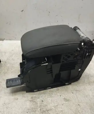 Volkswagen Jetta V Armrest 1K5864251B
