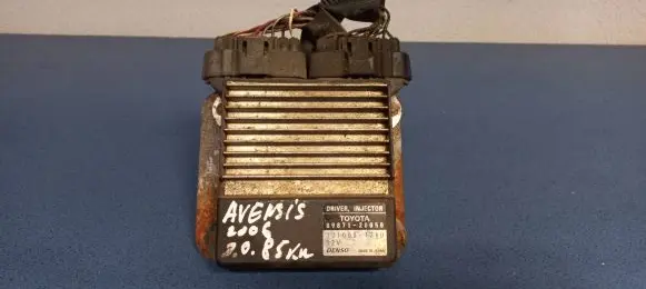 Toyota Avensis T250 Fuel injection control unit/module 8987120050