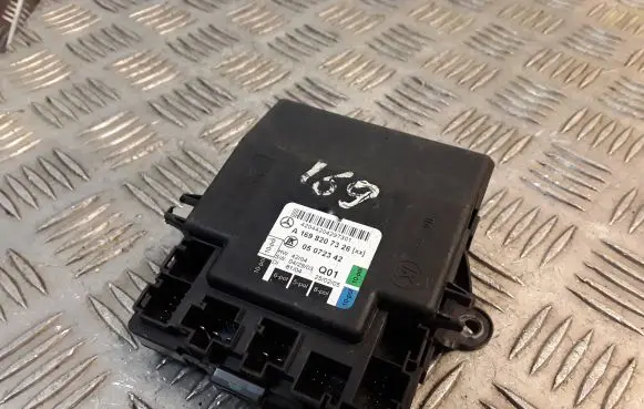 Mercedes-Benz A W169 Door control unit/module 1698207326 A1698207326
