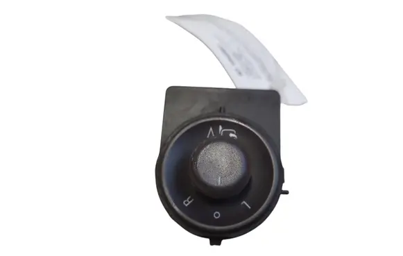 Opel Insignia A Wing mirror switch 13271832 211732