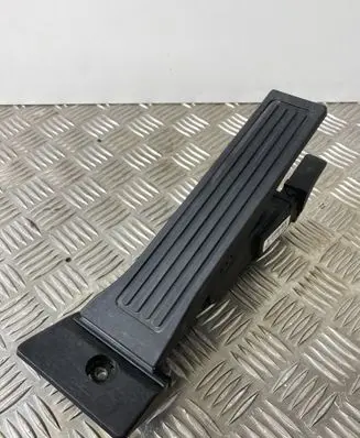 Hyundai Tucson TL Accelerator throttle pedal 32414400
