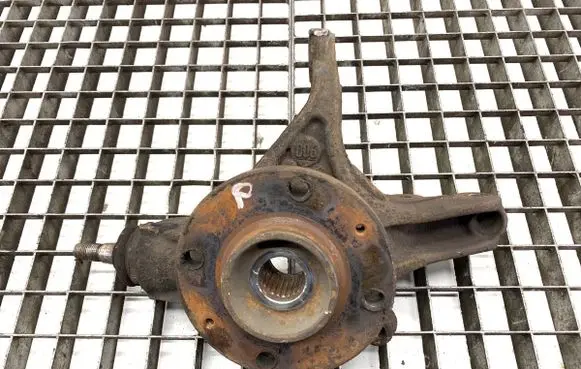 Citroen C4 Grand Picasso Front wheel hub spindle knuckle 