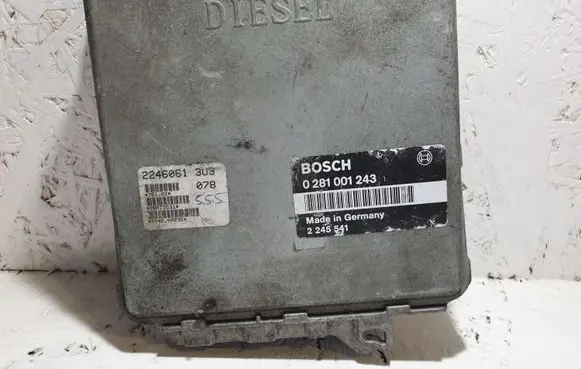 BMW 5 E39 Engine control unit/module 0281001243 2245541 2246061