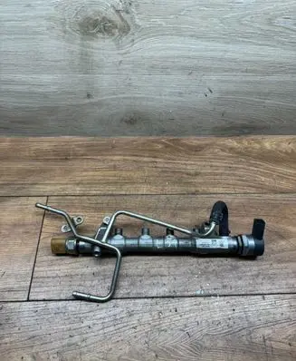 Skoda Octavia Mk2 (1Z) Fuel main line pipe 03L130089P 200000299