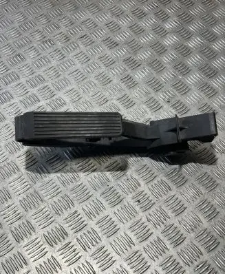 Mercedes-Benz E W212 Accelerator throttle pedal 91714