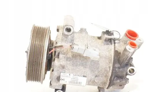 Renault Kangoo II Air conditioning (A/C) compressor (pump) 926009388R