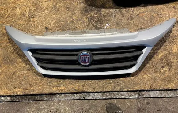 Fiat Ducato Front bumper upper radiator grill 18072151