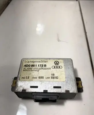 Audi A4 S4 B5 8D Alarm control unit/module 4D0951173B