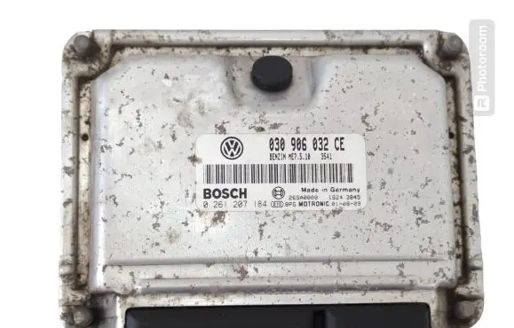 Volkswagen Polo III 6N 6N2 6NF Engine control unit/module 030906032CE 0261207184 26SA0000