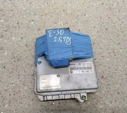BMW 5 E39 Engine control unit/module 7785932 28RTE491 0281001373