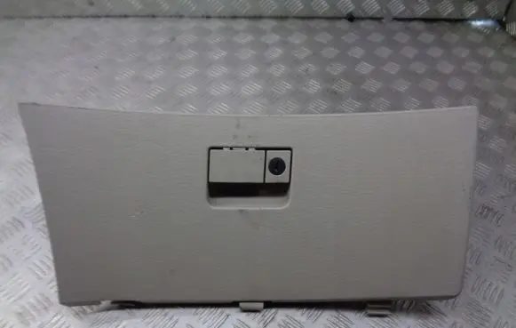 Chrysler Pacifica Glove box