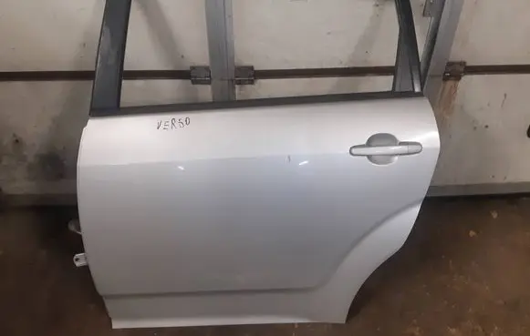 Toyota Corolla Verso AR10 Back/rear loading door 
