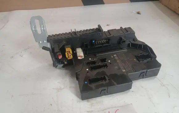 Mercedes-Benz E W212 SAM control unit 2129009622 2129015205