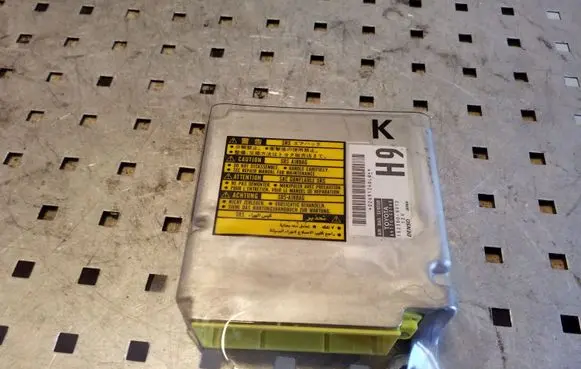 Toyota RAV 4 (XA20) Airbag control unit/module 8917042160 1523006912