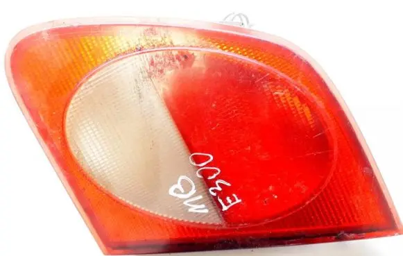 Mercedes-Benz E W210 Tailgate rear/tail lights a2108201064