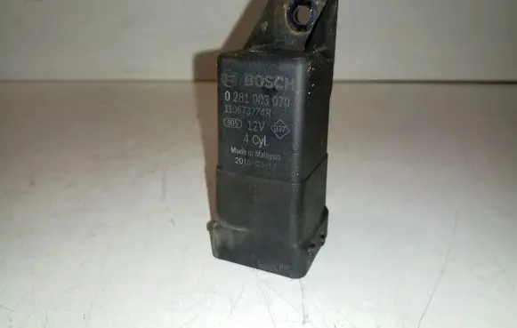 Nissan X-Trail T32 Glow plug pre-heat relay 0281003070