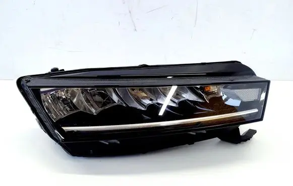 Skoda Octavia Mk4 Headlight/headlamp 5E4941016
