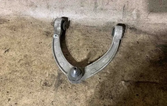 Mercedes-Benz ML W166 Front upper control arm/wishbone 16614