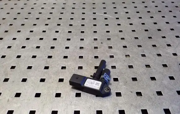 Porsche Cayenne (92A) Exhaust gas pressure sensor 059906051A 0281006006