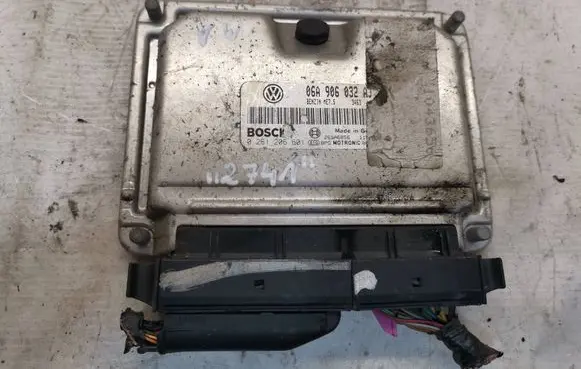 Seat Alhambra (Mk1) Engine control unit/module ECU 06A906032AJ 26SA6856 0261206601