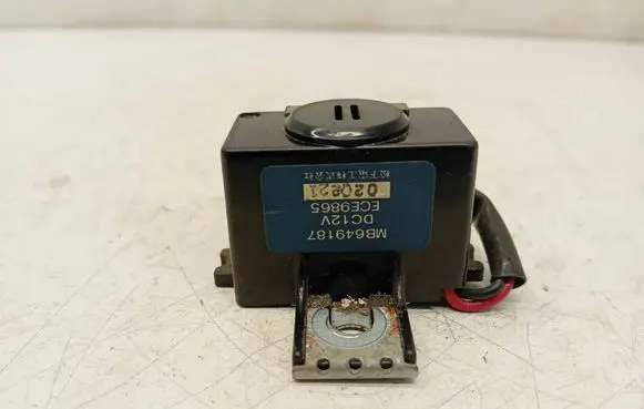 Mitsubishi Pajero Horn buzzer relay MB649187 DC12V 020221