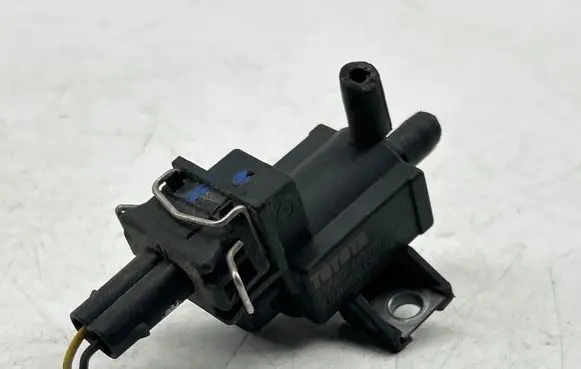 Toyota Verso Turbo solenoid valve 72828606