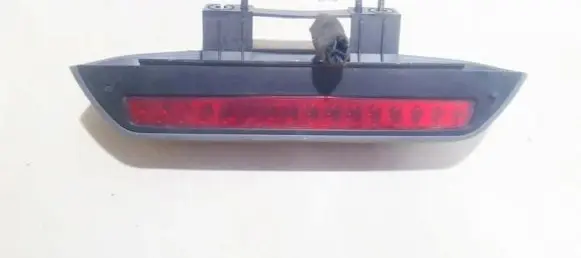 KIA Carens I Third/center stoplight