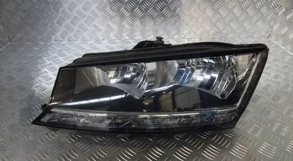 Skoda Fabia Mk3 (NJ) Headlight/headlamp 6V1941015D