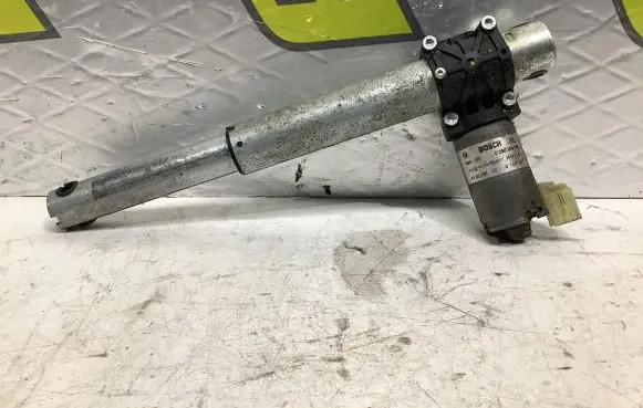 BMW 5 F10 F11 Seat adjustment motor 9168757 0390204066