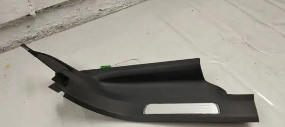 Volvo XC90 Side skirt rear trim 31363748