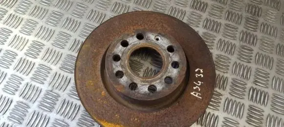Volkswagen Golf V Front brake disc