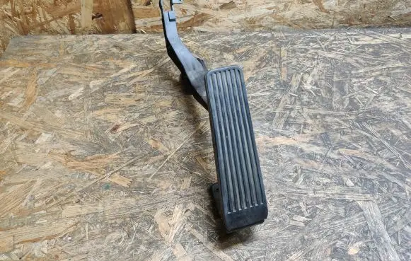 Mercedes-Benz S W140 Accelerator throttle pedal 1293010001