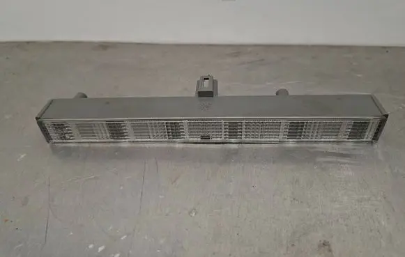 Toyota Yaris Third/center stoplight 8157005100