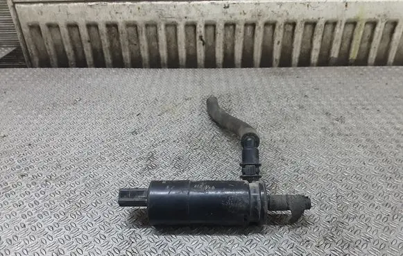 Volkswagen Golf V Headlight washer pump 3B7955681