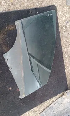 Renault Captur Front door vent window glass four-door 
