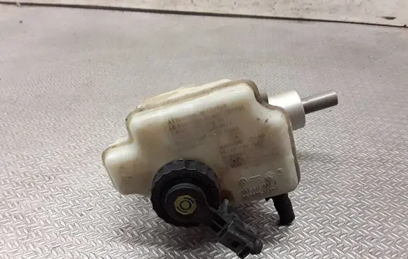Volkswagen Golf V Master brake cylinder 1K1611301C