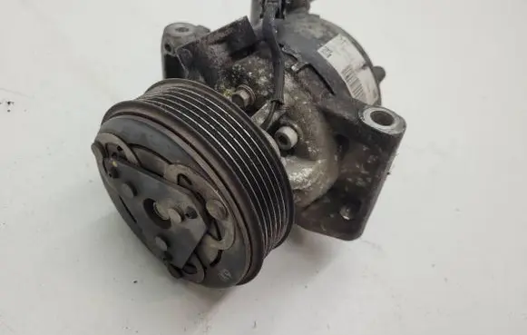 Dacia Duster Air conditioning (A/C) compressor (pump) 926005154R
