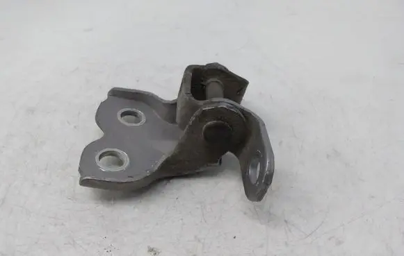 Toyota Yaris Front door lower hinge 
