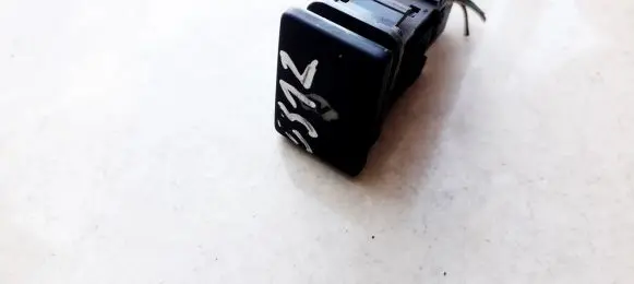 Toyota Prius (XW20) Other switches/knobs/shifts 15B060