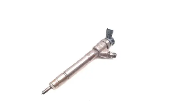 Opel Vivaro Fuel injector 8201055367 0445110414
