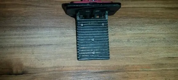 Hyundai Accent Heater blower motor/fan resistor sfza