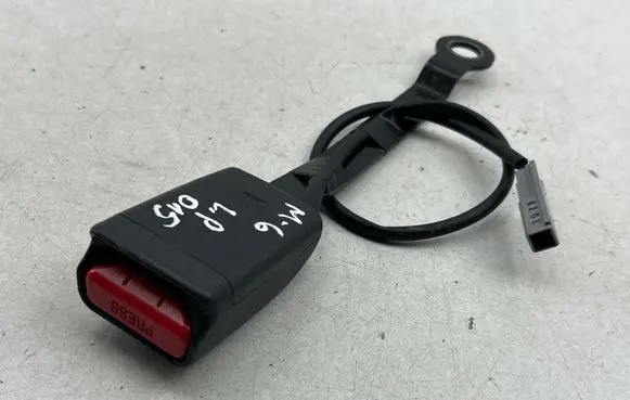 Mazda 6 Front seatbelt buckle