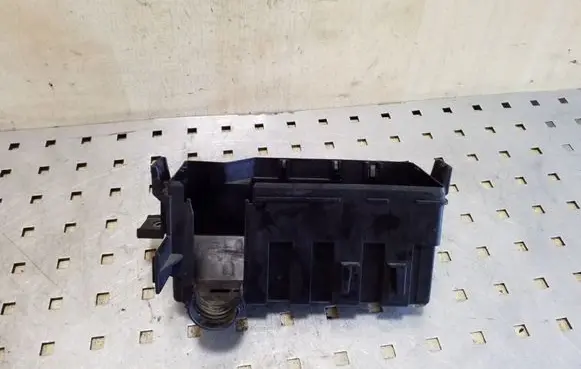Nissan Pathfinder R51 Fuse box cover