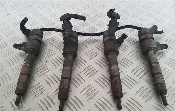 Alfa Romeo 147 Fuel injectors set 0445110068