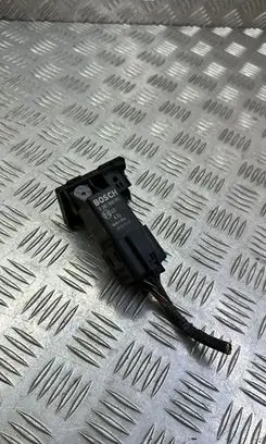 Skoda Superb B6 (3T) Glow plug pre-heat relay 0281003038 038907281D
