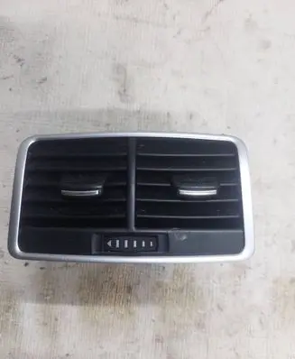 Audi A6 S6 C6 4F Rear air vent grill 4F0819203