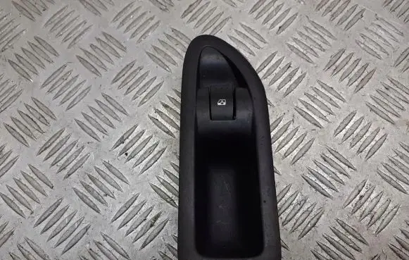 Renault Laguna II Quarter vent window switch 8200016013