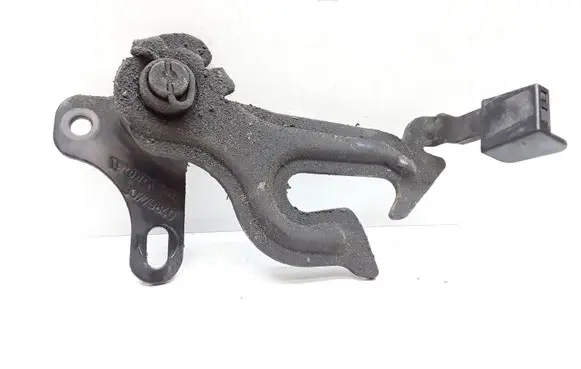 Volvo V70 Engine bonnet (hood) release handle 30779840