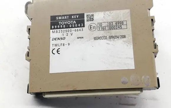 Toyota Avensis T270 Keyless (KESSY) go control unit/module 8999005043